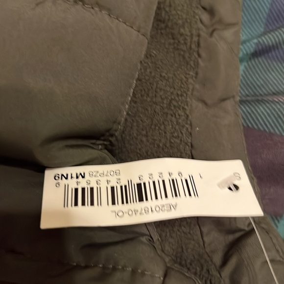 NWT Amazon Essentials Women's Mid-Weight Puffer Vest small - Picture 6 of 6